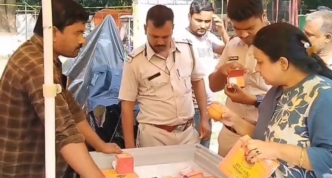তেঁতুলিয়ার বিজয়া দশমীর মেলায় খাদ্য দপ্তরের হানা, নষ্ট ২০০ কেজি বরফ, বাজেয়াপ্ত ২৩৫ কেজি অখাদ্য সামগ্রী